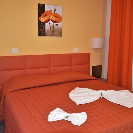 קטאניה Moonlight Hotel&Suites מראה חיצוני תמונה