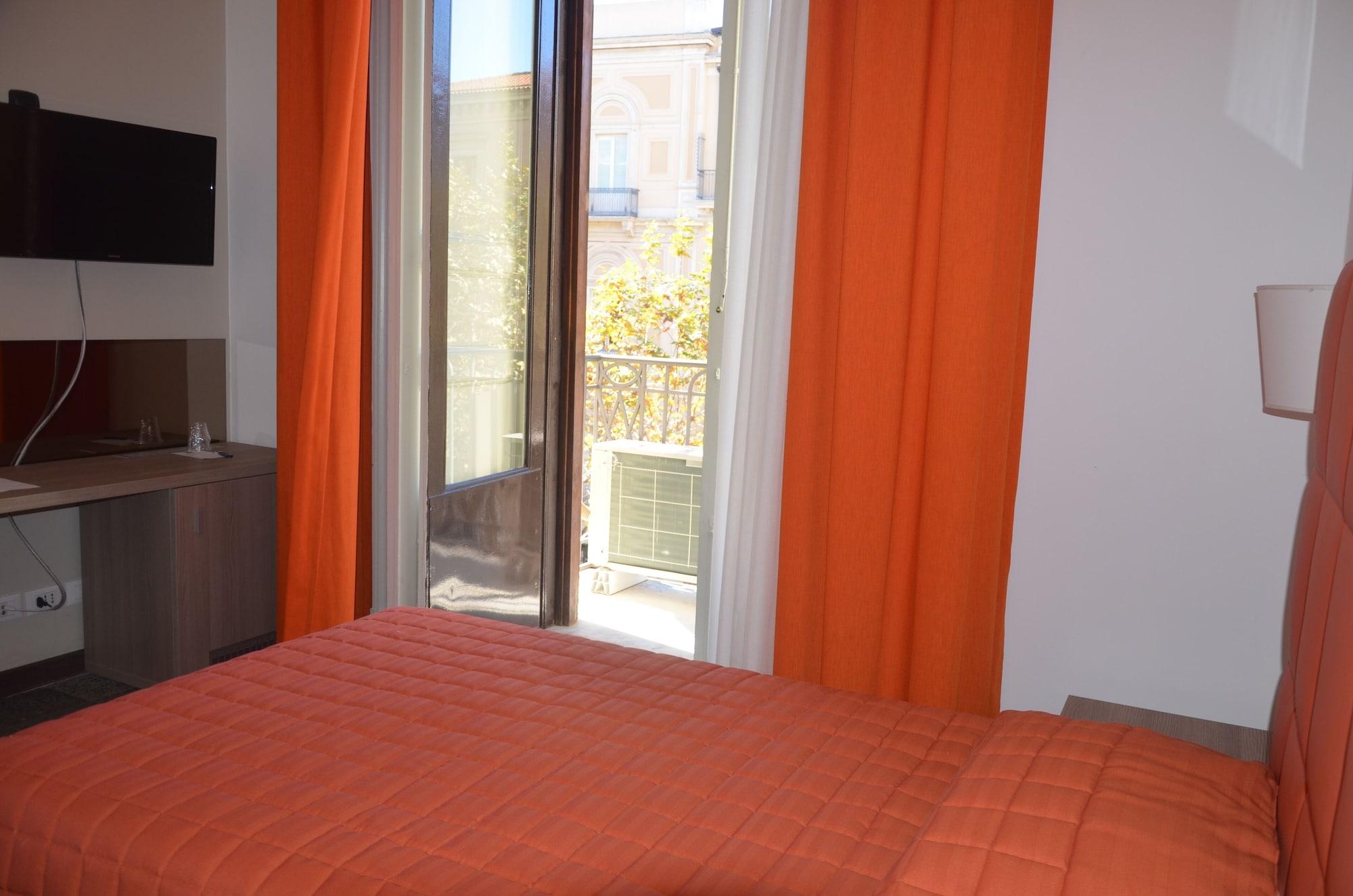 קטאניה Moonlight Hotel&Suites מראה חיצוני תמונה