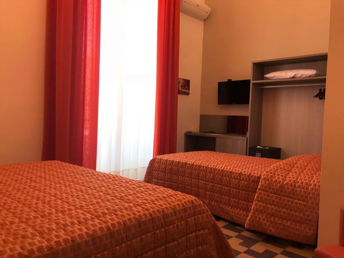קטאניה Moonlight Hotel&Suites מראה חיצוני תמונה