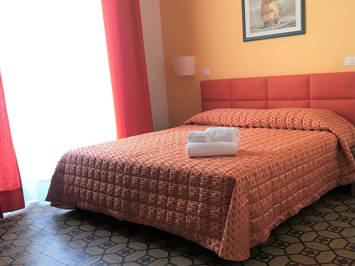 קטאניה Moonlight Hotel&Suites מראה חיצוני תמונה