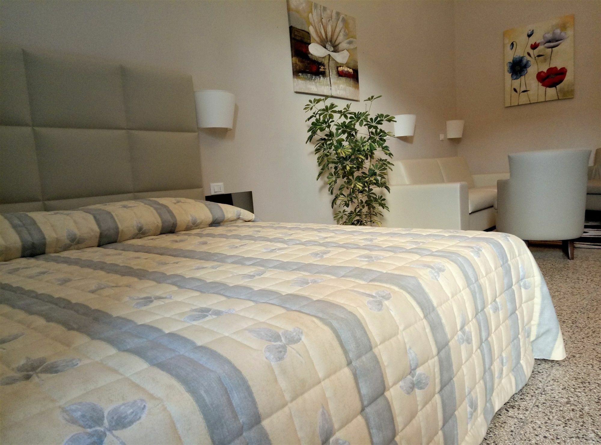 קטאניה Moonlight Hotel&Suites מראה חיצוני תמונה